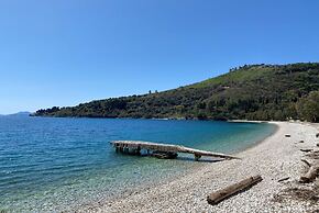 Villa Nikolakis, Kerasia, on the beach