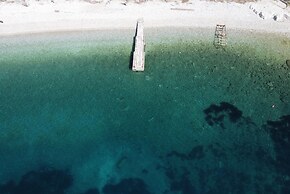 Villa Nikolakis, Kerasia, on the beach
