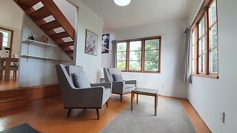 Bright and Modern Oasis in Kingsland