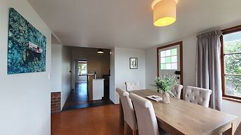 Bright and Modern Oasis in Kingsland