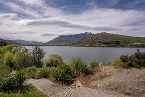 Residence du Lac by Staysouth