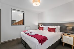 Residence du Lac by Staysouth