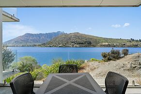 Residence du Lac by Staysouth