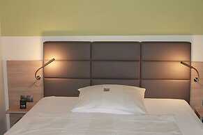 La Maison Hotel - Boardinghouse