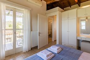 Lithos Stoupa Villas