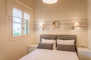 Lithos Stoupa Villas