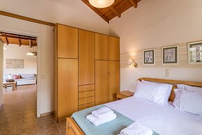 Lithos Stoupa Villas