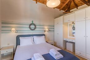 Lithos Stoupa Villas