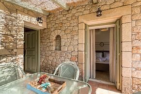 Lithos Stoupa Villas