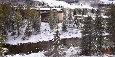 Newly Remodeled Condo Wren 201 with Creekside Views of Vail Mountain b