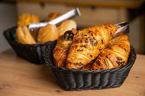 Bed and Breakfast Sky