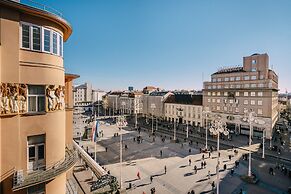 Bed and Breakfast Sky