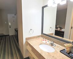 Jolly Roger Inn & Resort