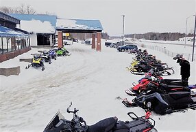 Jolly Roger Inn & Resort