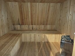 Jolly Roger Inn & Resort