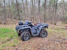 Jolly Roger Inn & Resort