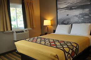 Jolly Roger Inn & Resort