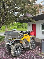 Jolly Roger Inn & Resort