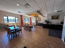 Jolly Roger Inn & Resort