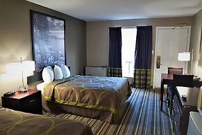 Jolly Roger Inn & Resort