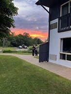 Jolly Roger Inn & Resort