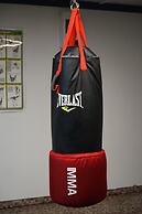 Jolly Roger Inn & Resort