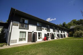 Jolly Roger Inn & Resort