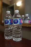 Jolly Roger Inn & Resort