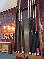 Jolly Roger Inn & Resort