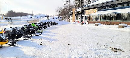 Jolly Roger Inn & Resort