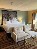 Jolly Roger Inn & Resort