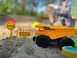 Jolly Roger Inn & Resort