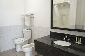 Jolly Roger Inn & Resort