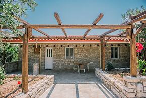 Acrocorinth Apartments