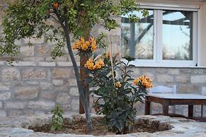 Acrocorinth Apartments