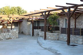 Acrocorinth Apartments