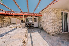 Acrocorinth Apartments