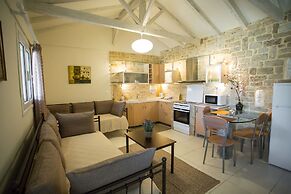 Acrocorinth Apartments