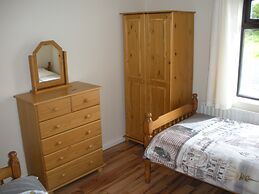 Beautiful 3-bed House in Knock