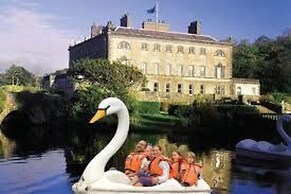 Beautiful 3-bed House in Knock