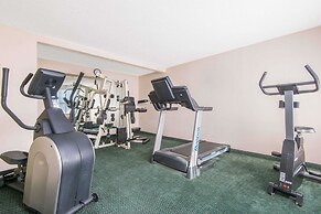 Sky-Palace Inn & Suites Wichita East