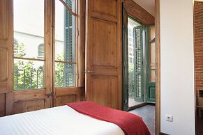Beautiful Eixample Flat for Families
