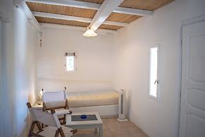 Holiday Sunset Villa Above the Beach