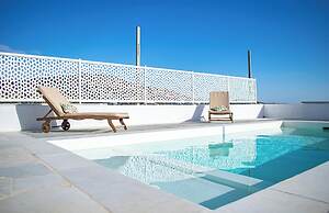 Holiday Sunset Villa Above the Beach