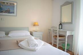 Holiday Sunset Villa Above the Beach