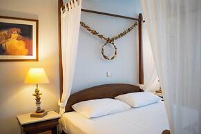 Holiday Sunset Villa Above the Beach