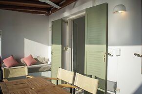 Holiday Sunset Villa Above the Beach