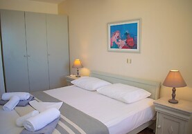 Holiday Sunset Villa Above the Beach