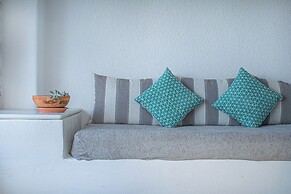 Holiday Sunset Villa Above the Beach