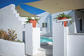 Holiday Sunset Villa Above the Beach